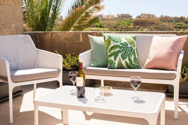 Столик пластиковый журнальный Net Table 100 белый 1000х600х400 мм