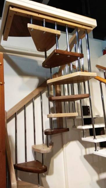 Деревянная лестница ЛВ-1.0