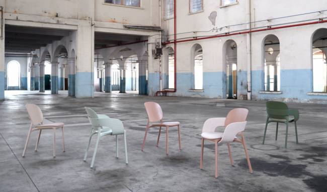 Стул пластиковый Hug Go Green карамельный 470х540х800 мм Стул пластиковый Hug Go Green карамельный 470х540х800 мм