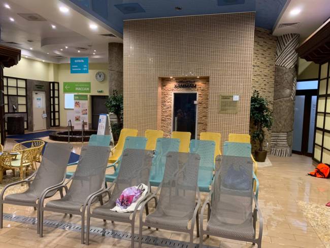 Лаунж-кресло пластиковое Net Lounge тортора 615х900х990 мм Лаунж-кресло пластиковое Net Lounge тортора 615х900х990 мм