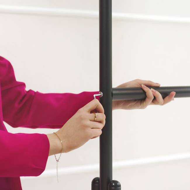 Вешалка напольная на колесах М 11 чёрный